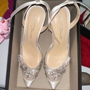 Betsey Johnson Womens Micki Ivory Satin Rhinestone Heel